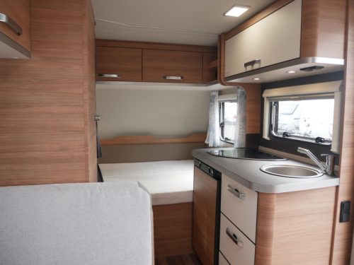 Weinsberg CaraOne 390 QD Inkl. Vorzelt Foto: 5