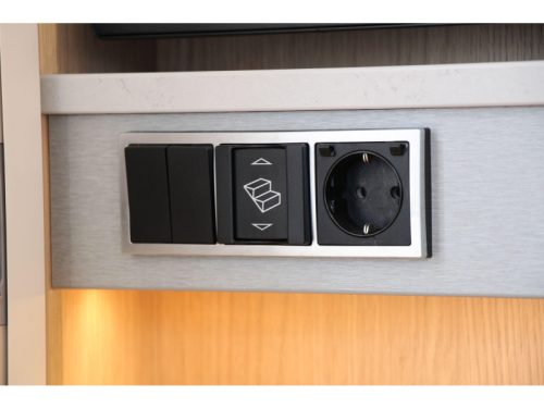 Hymer BMC-I 600 Single beds + Pop-top roof  photo: 33