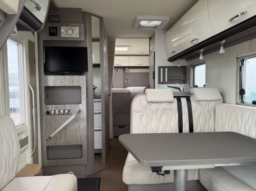 B&uuml;rstner Lyseo T690G Limited / Kostenlose Stellplatz foto: 17
