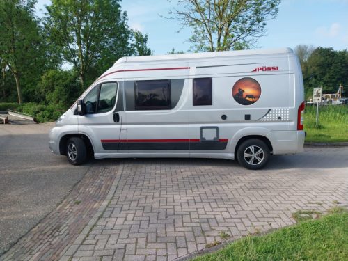 P&ouml;ssl 2 Win 599 BUS 3.0 liter 180hp automatic photo: 10