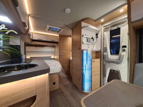 Knaus Sudwind Black Selection 450 FU photo: 8