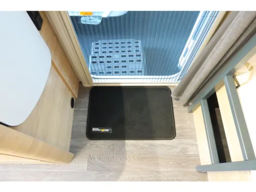 Weinsberg CaraOne Edition HOT 480 QDK Etagenbett Festbett Sitzgruppe Foto: 16
