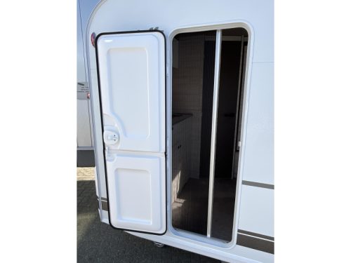 Dethleffs C'Joy Active 420 QSH COMPACT-XL REFRIGERATOR photo: 3