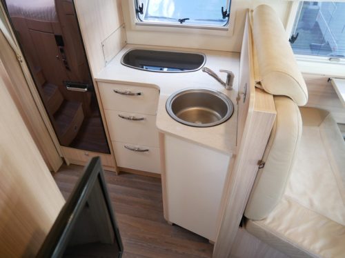 B&uuml;rstner Ixeo IT 726 G, Automatic, Single beds, Pop-top roof, XXL Garage photo: 10