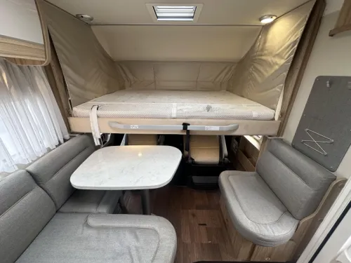 Hymer B698 Queensbett L-Sitzgruppe 150PS TV Foto: 16