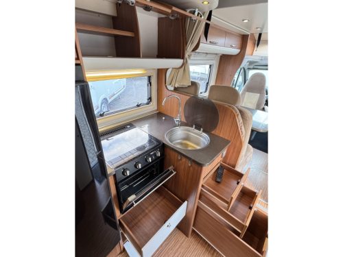 Adria Matrix 680 SP -5 Personen-mit Hubbett Foto: 7