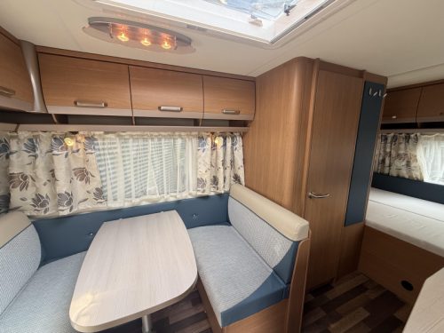 Knaus Sport 420 QD FESTBETT L-Sitzgruppe Vorzelt  Foto: 15