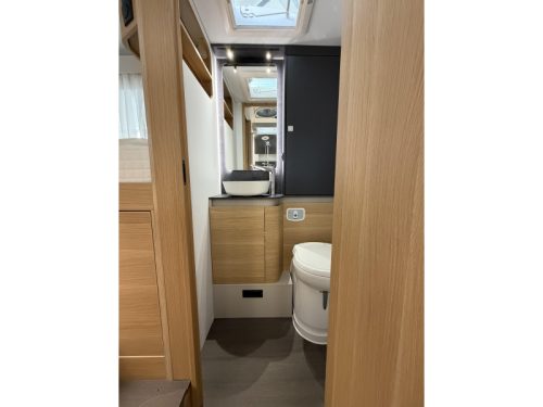 Adria Coral Plus 670 DL LEVEL/LITHIUM/WECHSELRICHTER Foto: 10
