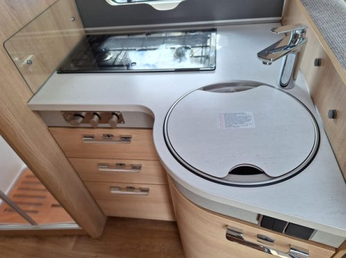 Hymer B-MC T 680 + LEVEL SYST&Egrave;ME+VELOSLIDE photo: 11