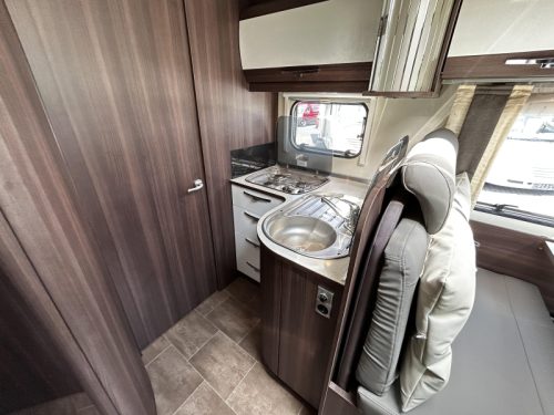 B&uuml;rstner Nexxo 728 T Single-beds/2015/Euro-5 photo: 9
