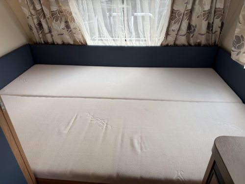 Knaus Sport 420 QD FESTBETT L-Sitzgruppe Vorzelt  Foto: 14