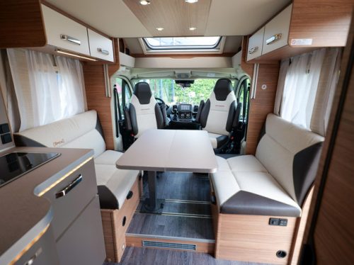Weinsberg CaraSuite Spicy 700 DX AUTOMATIC FACE 2 FACE 2027 photo: 1