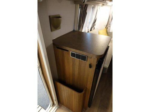 Eriba Touring 320 nieuw, &euro; 3.000,- korting  foto: 6