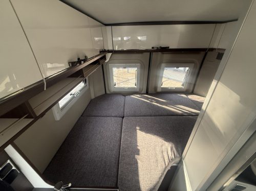 P&ouml;ssl Summit Prime 540 skyroof 9 speed automatic Euro 6 transverse bed navi camera remis plisse flyscreen door bike rack alloy wheels climate control cruise control photo: 20