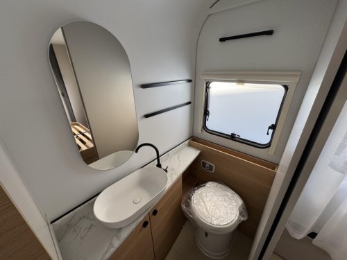 Adria Adora 613 UT chauffage Alde photo : 15