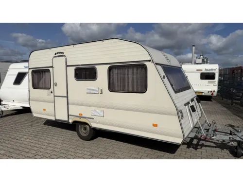 Home-Car Confort 42 2x seating area toilet room