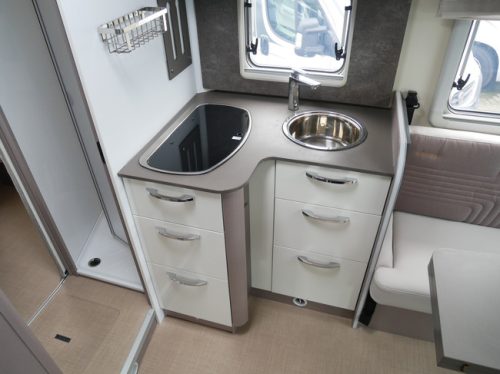 B&uuml;rstner Lyseo Privilege TD 732 French bed / Face to Face photo: 10