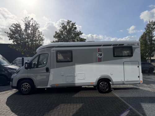 LMC Cruiser V646 photo: 3