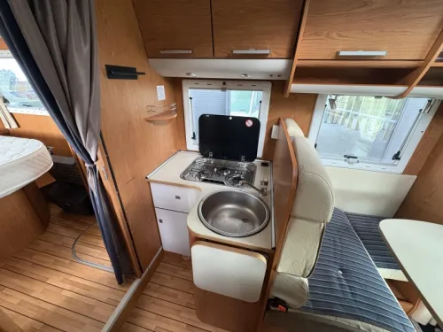 Rimor Europeo 69 PLUS Queensbett / Nivelliersystem Foto: 7