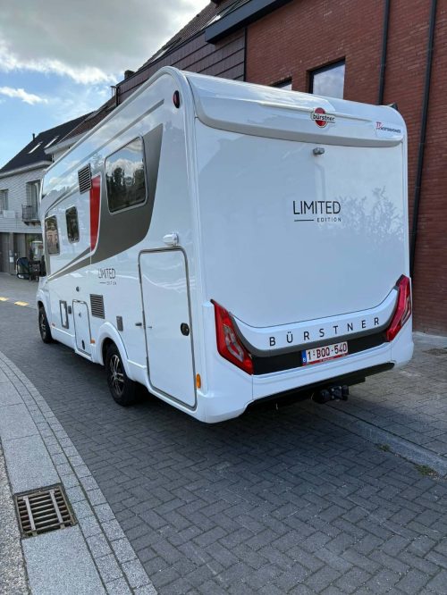 B&uuml;rstner T 690 G foto: 3