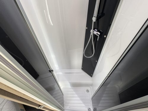 Chausson Titanium VIP 788 French bed no pop-top roof  photo: 14