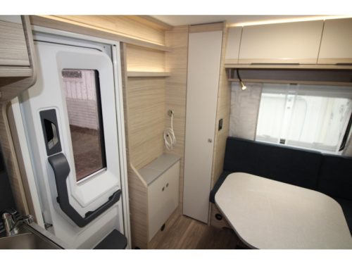 Fendt Bianco Activ 465 SGE Einzelbetten + Frontfenster! Foto: 16