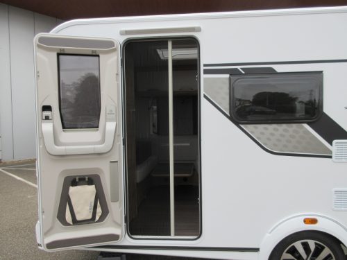 Knaus Sudwind Black Selection 420 QD COMPACT AND LARGE KITCHEN! photo: 18