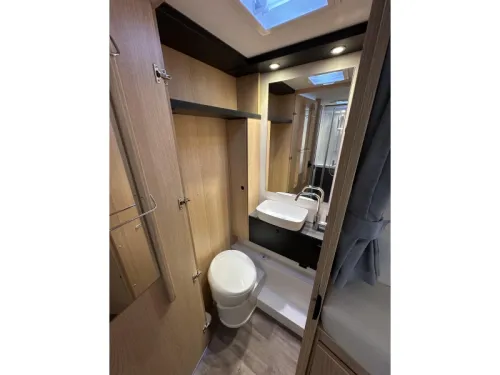 Sunlight T 68 Adventure Edition Roof air conditioning, Oven photo: 16