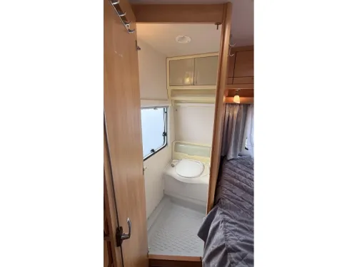 Fendt Saphir 470 TF franz&ouml;sisches Bett Rundsitzgruppe Toilette Foto: 3