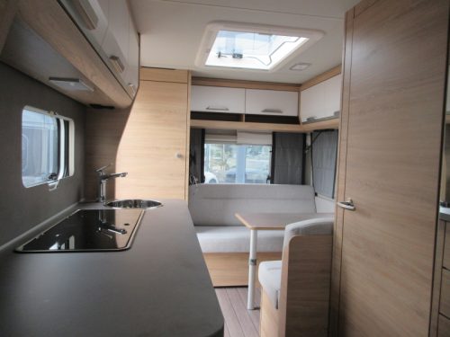 Knaus Sudwind Black Selection 420 QD COMPACT AND LARGE KITCHEN! photo: 3
