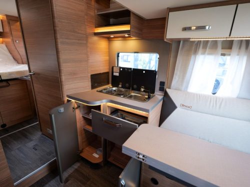 Weinsberg CaraSuite Spicy 700 DX AUTOMATIC FACE 2 FACE 2027 photo: 16
