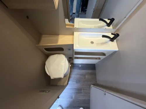 Weinsberg CaraLife 470 EU AIRCO-EINZELBETTEN Foto: 13