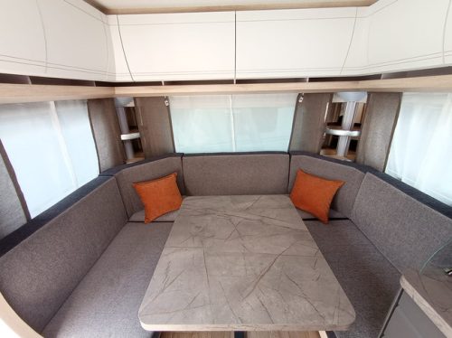 Hobby De Luxe 460 UFe Foto: 9