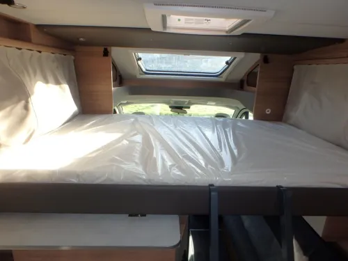 Knaus L!ve Wave 650 MF Niederl&auml;ndisch mit Historie Foto: 16