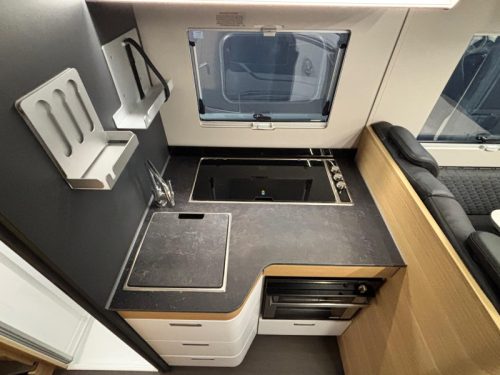 Adria Matrix Plus 670 DL Automaat + Hefbed  foto: 8