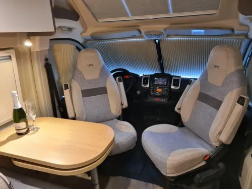LMC Innovan 600 Skyroof - mid-Sept/Oct photo: 11
