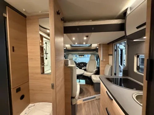 Knaus L!ve Wave 650 MEG Black Selection /Automatik Foto: 15