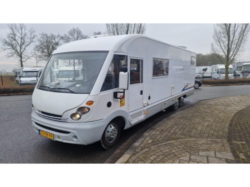 B&uuml;rstner Elegance i820 automatic Alde heating photo: 3