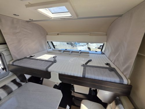 B&uuml;rstner Elegance 695 G Queensbed FULLY LOADED 2017 photo: 5