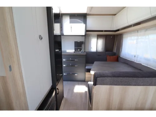 Hobby De Luxe 400 SFE MODEL 2027 - 815 photo: 13