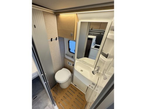Hymer Yellowstone 640 -- Automaat - 4pers --  foto: 13