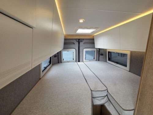 Clever Runner 640 Skyroof 180PS Busbiker Foto: 2