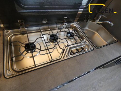Hobby De Luxe 540 UL White Edition Action Package photo: 6