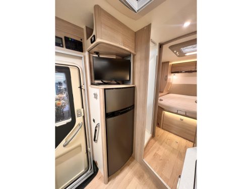 Rapido 696 F Premium Edition Face to face  Foto: 13