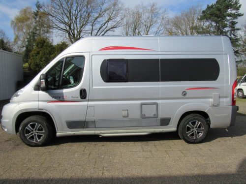 Challenger VANY 02 S Prestige Van conversion Fixed bed Year of manufacture12-2012 photo: 2
