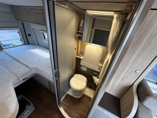 Hymer Yellowstone 640 AUFSTELLDACH + L&Auml;NGSBETTEN Foto: 15