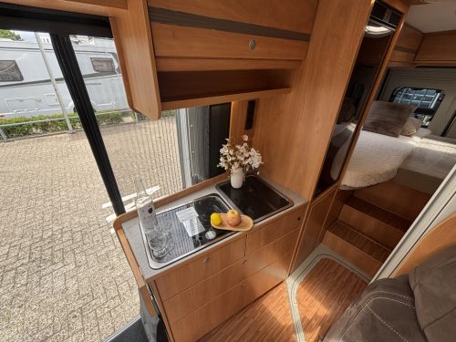 P&ouml;ssl Roadcruiser SINGLE BEDS 9-SPEED AUTOMATIC TOW HITCH photo: 5