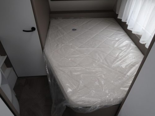 Dethleffs C'go Active 495 FR GER&Auml;UMIGE AUFTEILUNG UND HOHER K&Uuml;HLSCHRANK Foto: 14