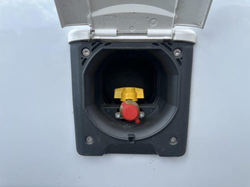 Rapido 866 F Lithium Roof air conditioning Towing hitch photo: 6
