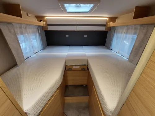 Dethleffs Globebus T 6 GT Automatik/L&auml;ngsbetten/TV Foto: 18